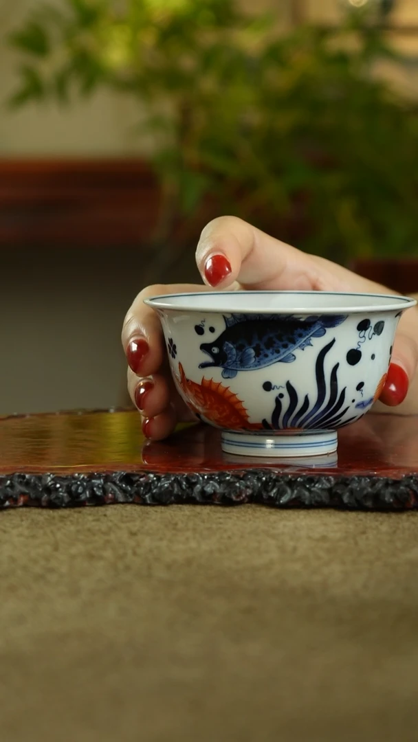 超***龙志纯窑矾红鱼藻盖碗