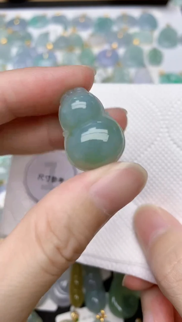 翡翠未镶嵌颈饰天然A货翡翠