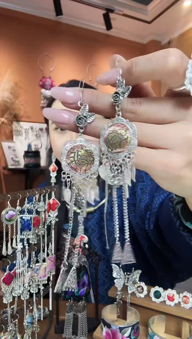 【闪购商品】刺绣纯手工民族风耳环