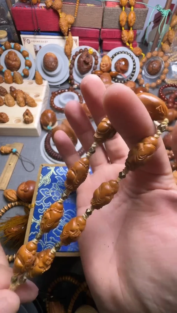 手串橄榄核八宝弥勒