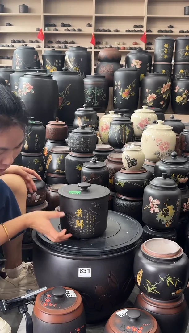 罐瑕疵茶叶罐  小五饼彩填   086