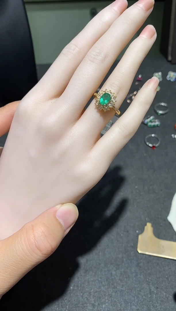 银S925镶嵌戒指祖母绿戒指