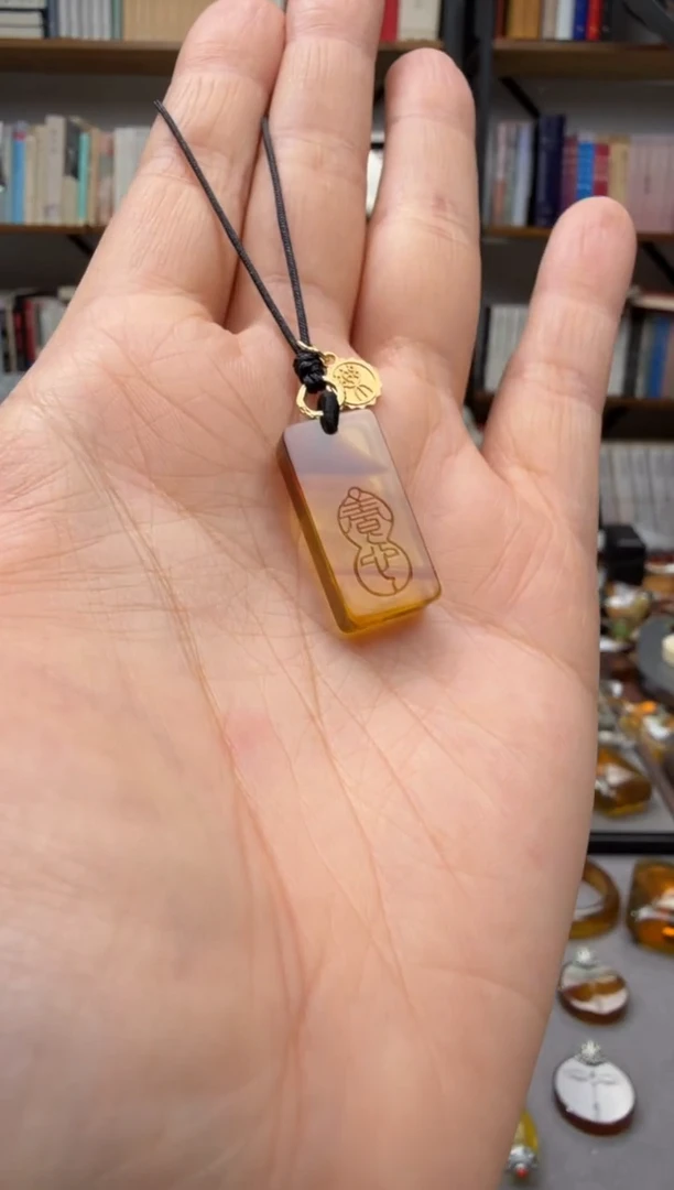 【闪购商品】琥珀颈饰未镶嵌养心手机挂