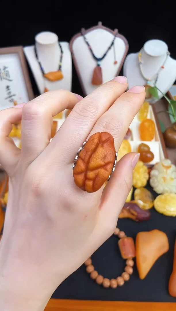 未镶嵌琥珀珠宝奇石柒月