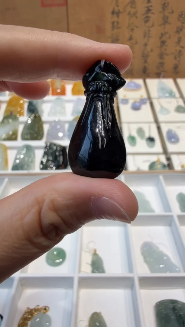 翡翠挂件未镶嵌A货翡翠多样性孤品