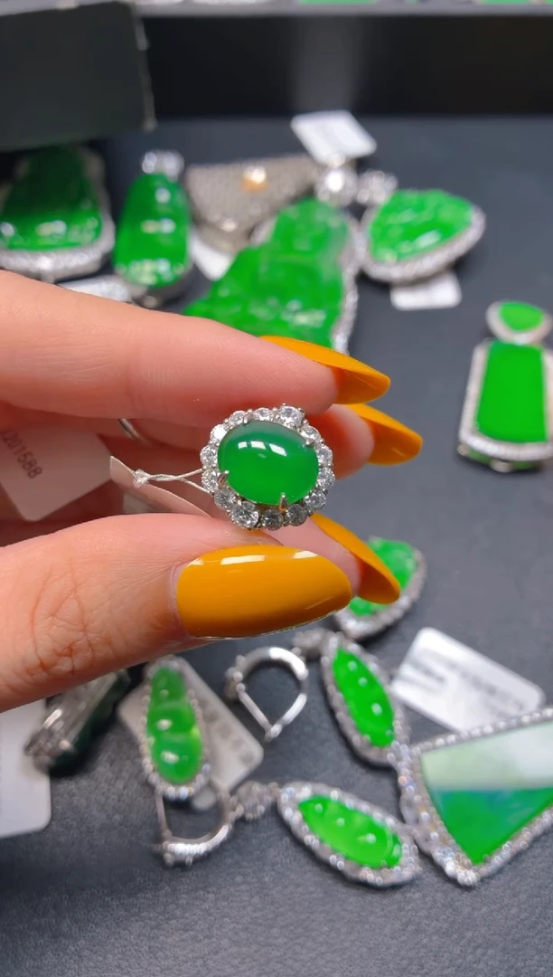 银S925镶嵌戒指翡翠宝*长1