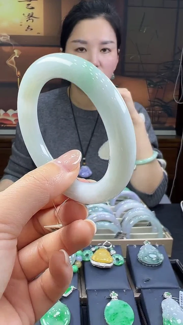 未镶嵌手镯翡翠手镯