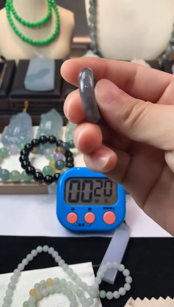 未镶嵌定制翡翠心**属毛货不退不换