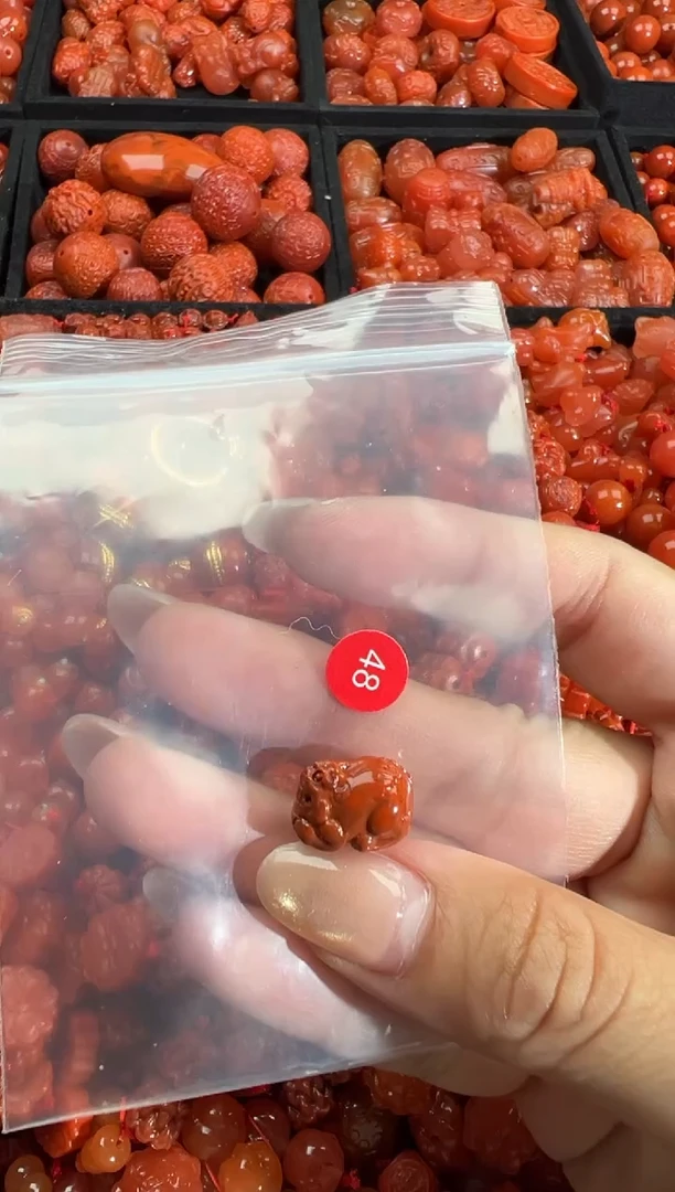 南红玛瑙未镶嵌颈饰1