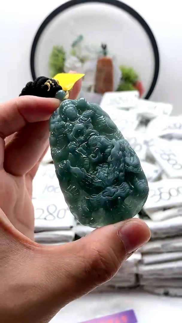 翡翠未镶嵌颈饰普贤