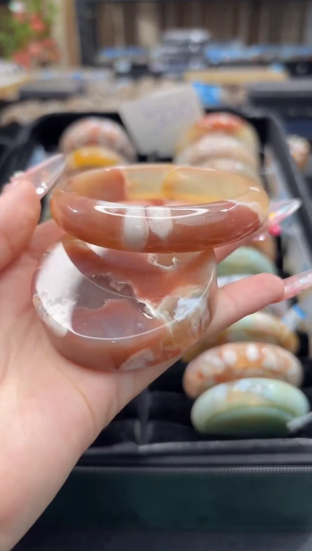 未镶嵌手镯石英质玉32(58圈赠送镯心)