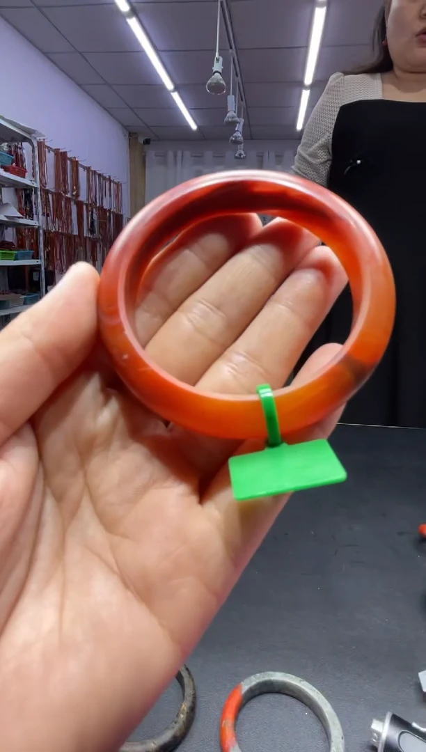 未镶嵌手镯南红玛瑙47