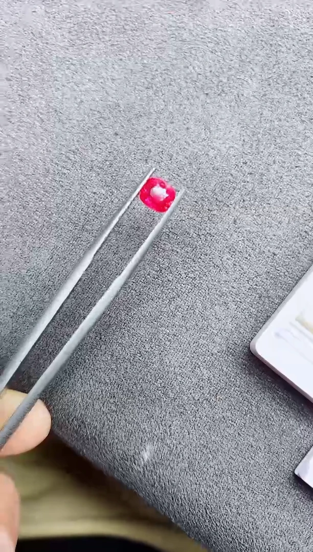 裸石尖晶石1.1ct绝地武士