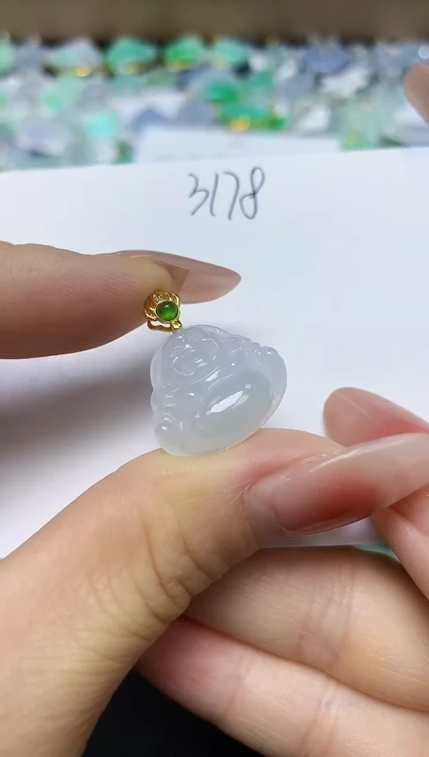 翡翠未镶嵌颈饰 天然缅甸翡翠A货