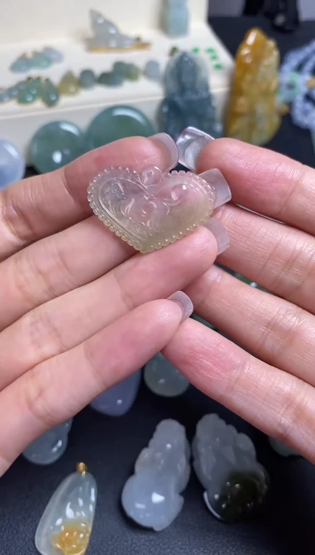 颈饰未镶嵌翡翠鸳鸯