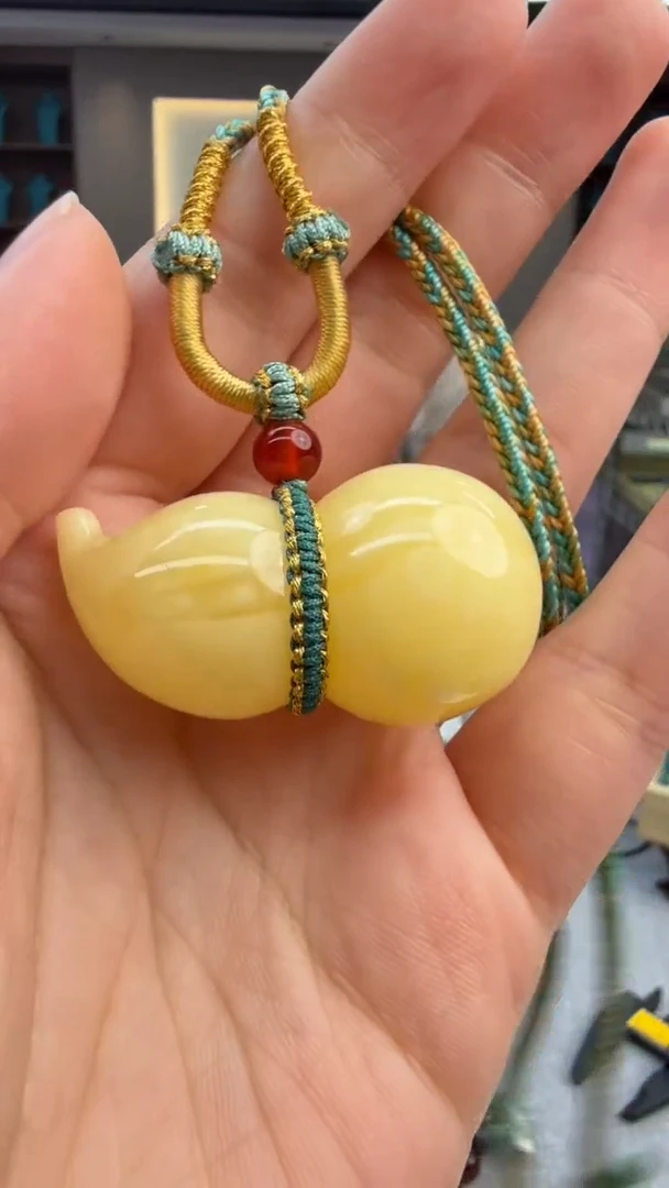 琥珀颈饰未镶嵌216秒拍号 假一罚三