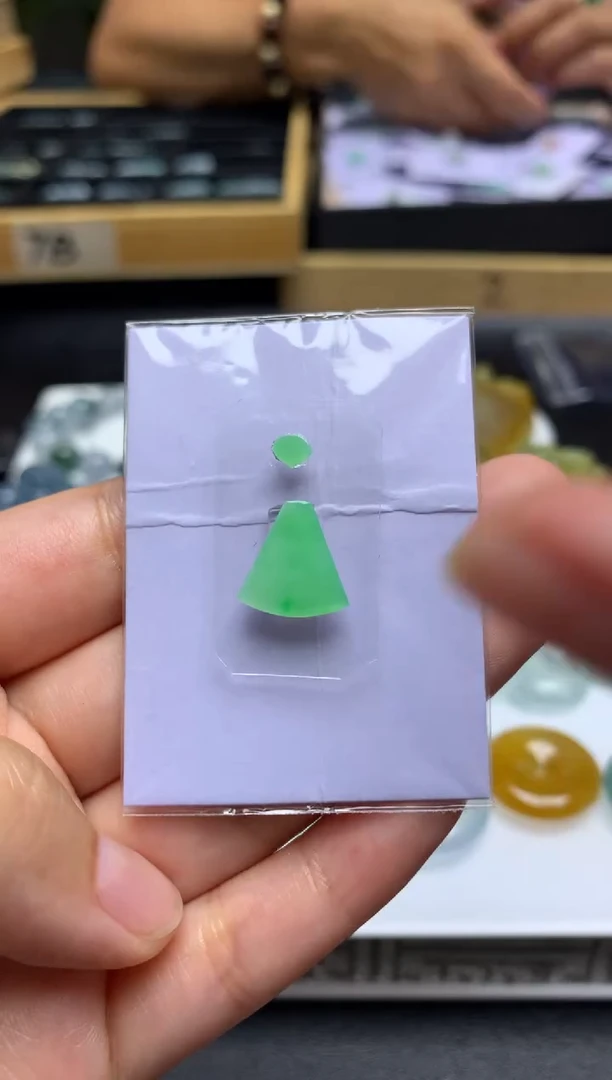 定制翡翠未镶嵌毛货