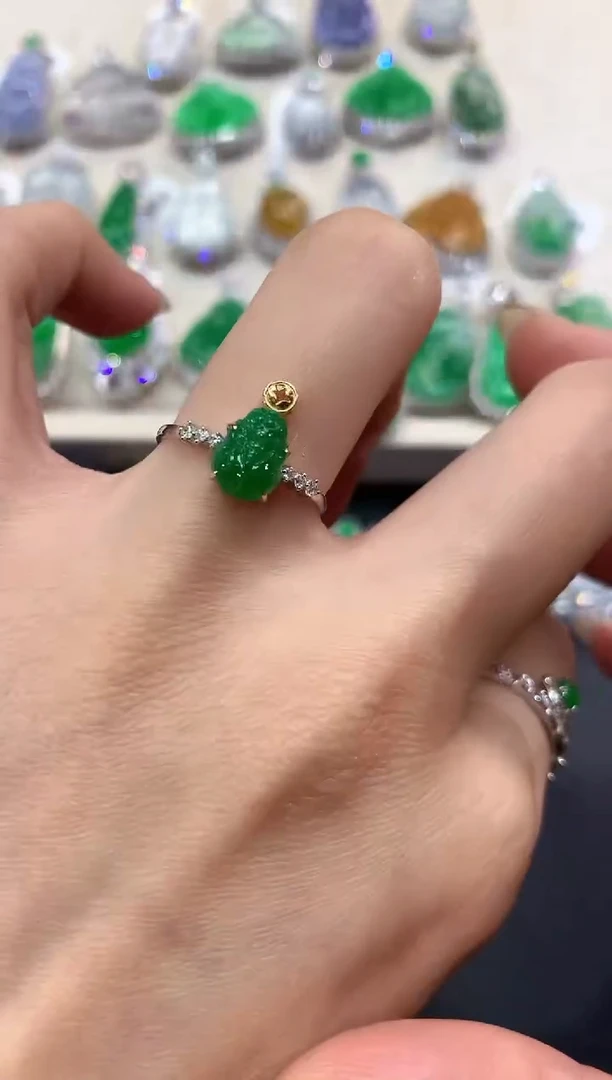 【闪购商品】翡翠戒指18K金镶嵌a103