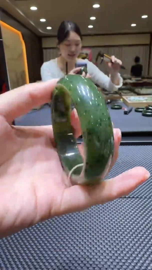 颈饰未镶嵌和田玉手镯63