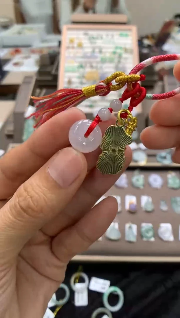 颈饰未镶嵌翡翠包挂