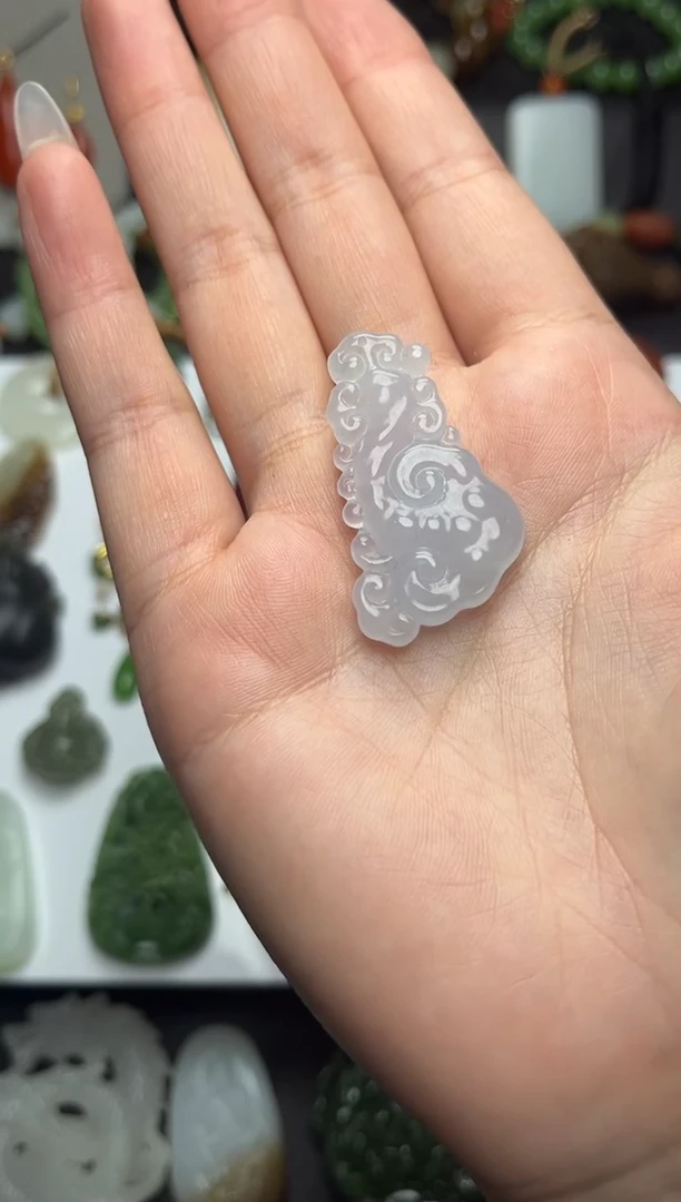 颈饰未镶嵌翡翠如意