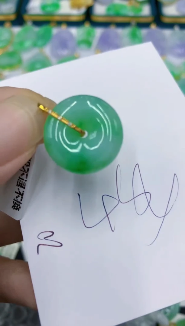 翡翠18K金镶嵌颈饰1111111111