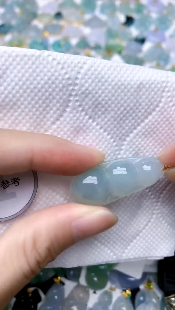 颈饰18K金镶嵌翡翠天然A货翡翠