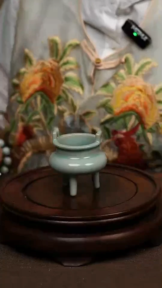 瓷片仿古天青全手三足香炉 微瑕 不带礼盒