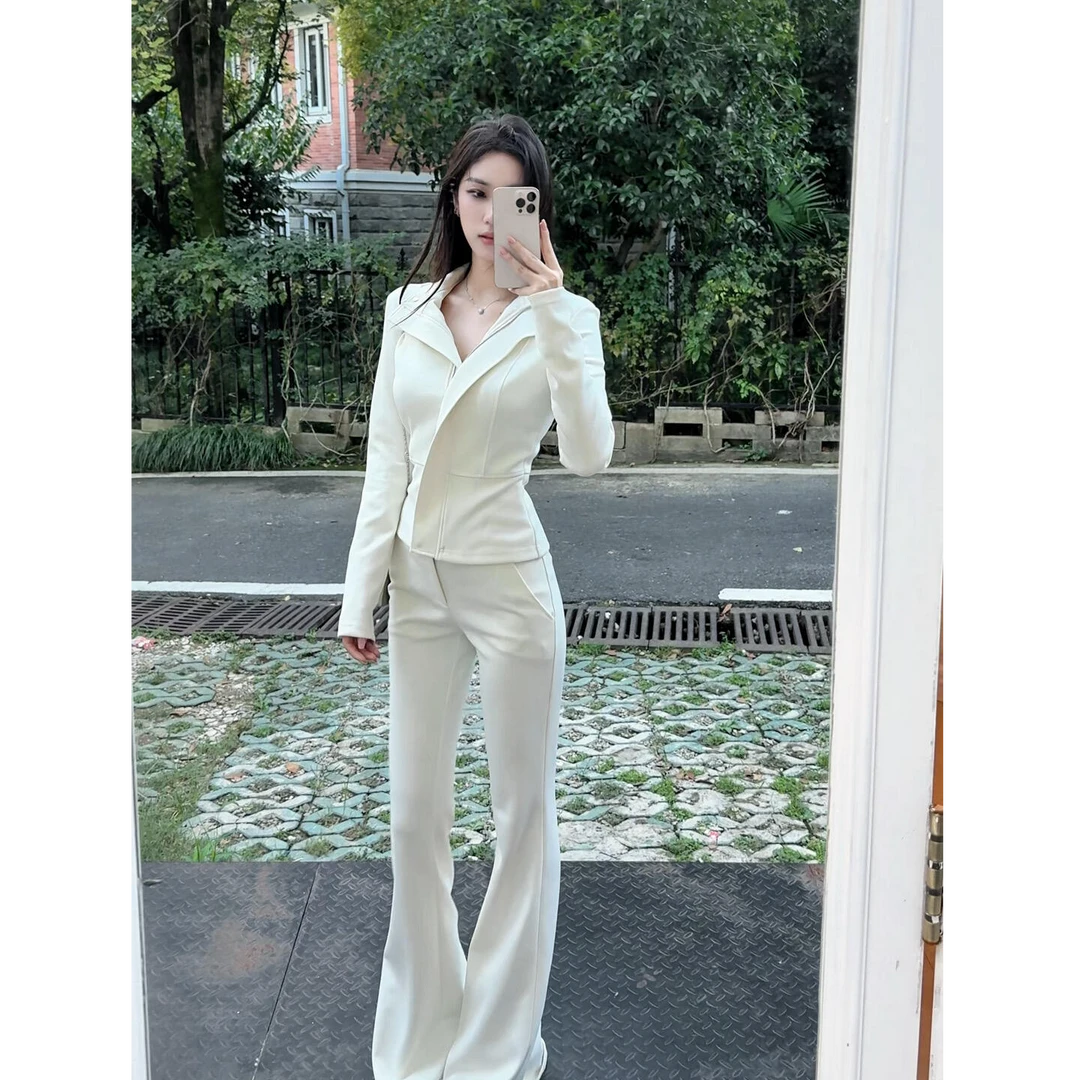 2025秋季新款简约运动一整套翻领拉链开衫上衣配高腰显瘦微喇长裤