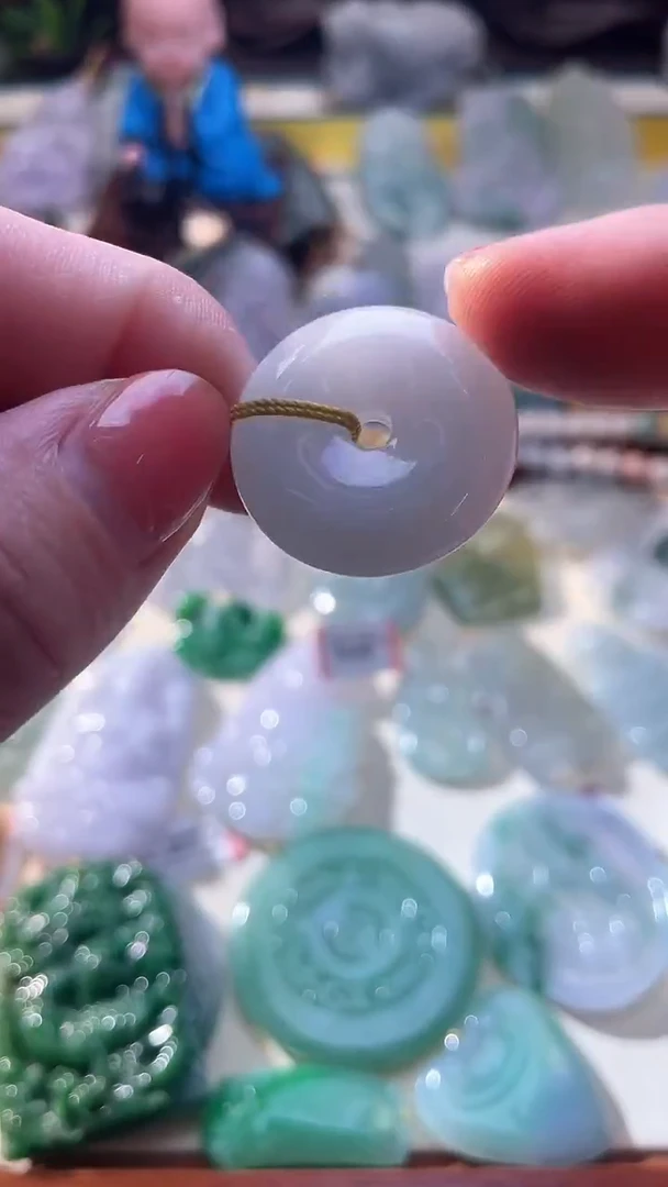 翡翠未镶嵌颈饰扣子