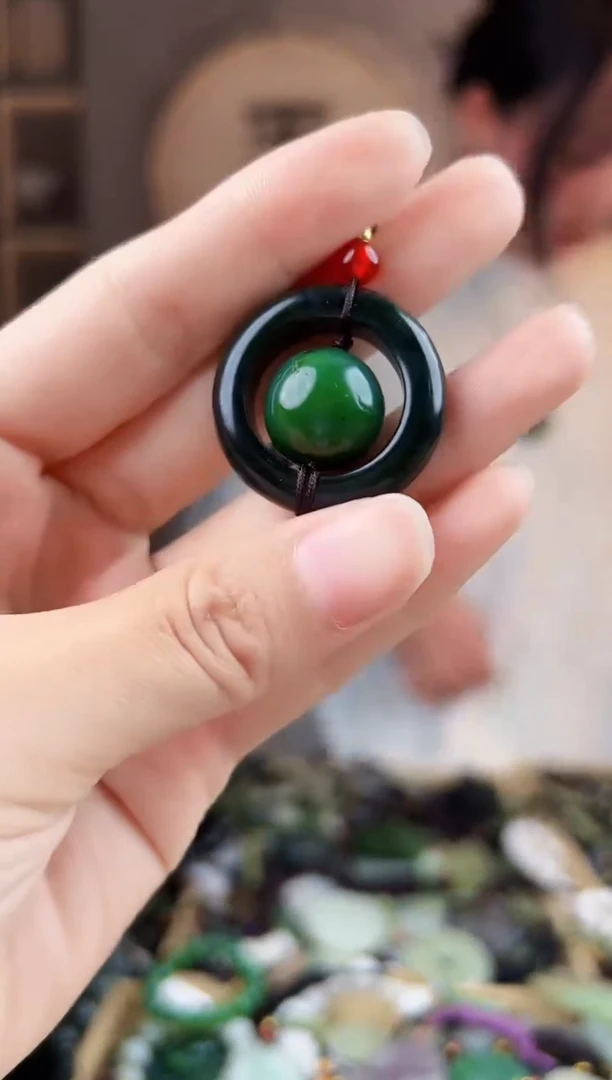 颈饰未镶嵌和田玉拍一发一，多样性发货