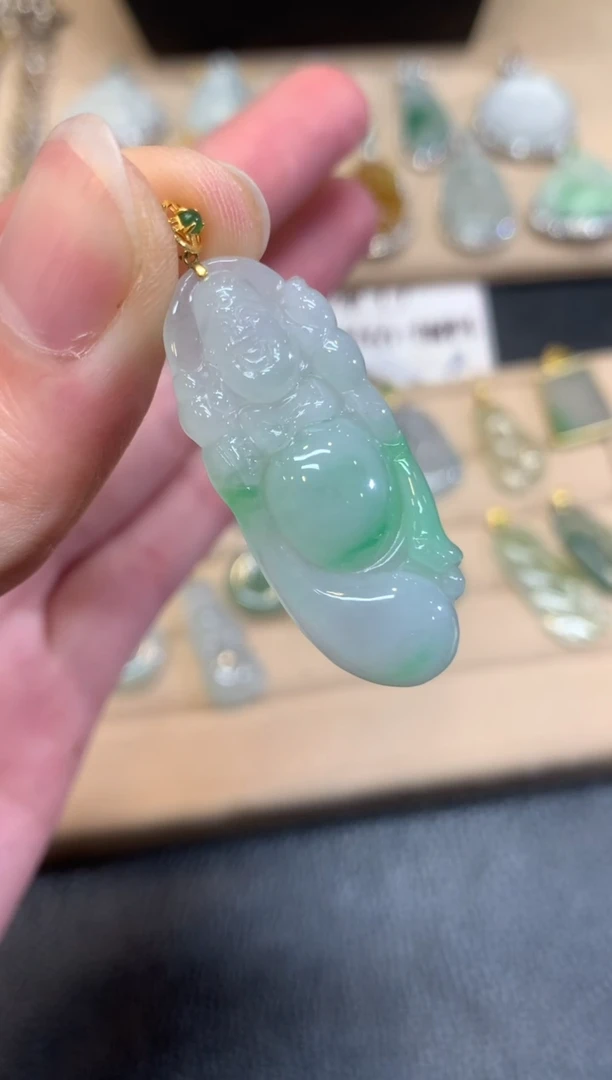 翡翠18K金镶嵌颈饰佛公【无服务费】