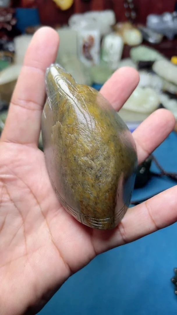 和田玉未镶嵌把件-