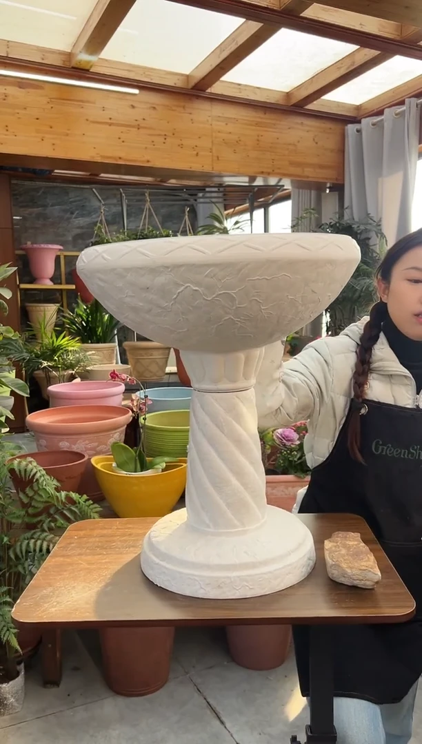 46*53/白色杯型花盆/OJ46