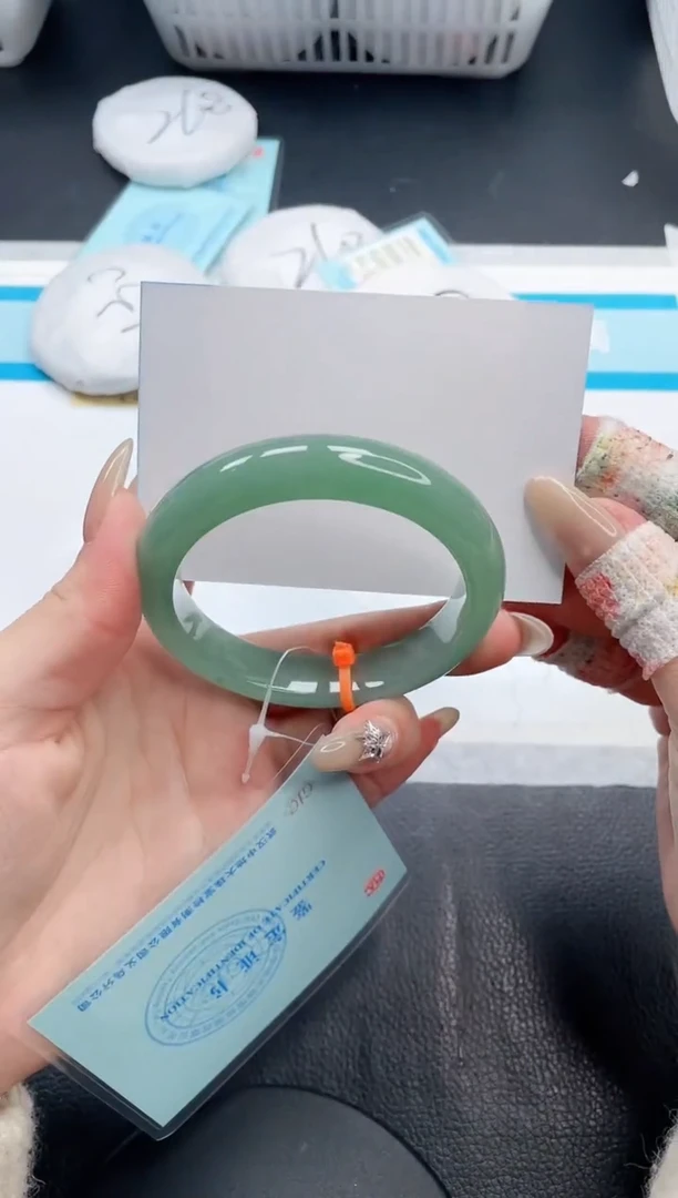 【闪购商品】石英质玉手镯未镶嵌3-V198-56