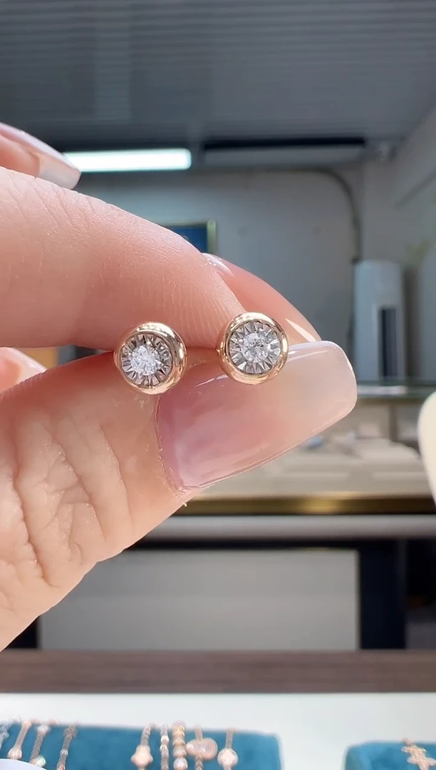 【闪购商品】钻石耳钉18K金镶嵌钻石泡泡耳钉K红