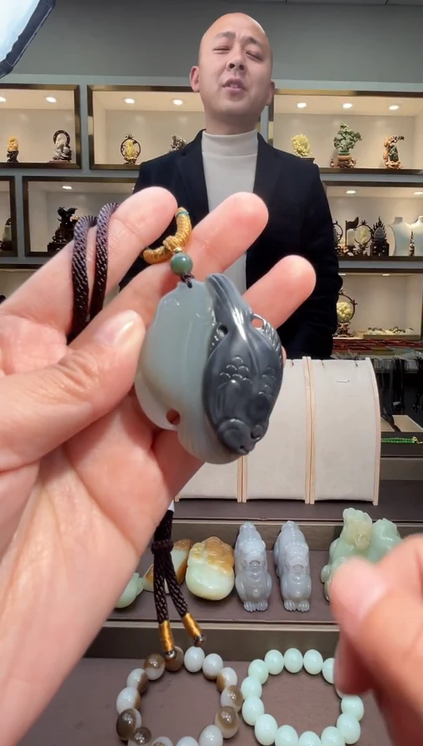 颈饰未镶嵌和田玉苏