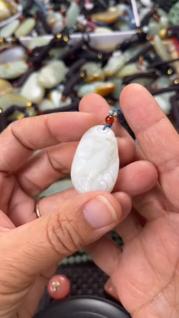 【闪购商品】和田玉颈饰未镶嵌多样性发货没有证书拍一发一有瑕