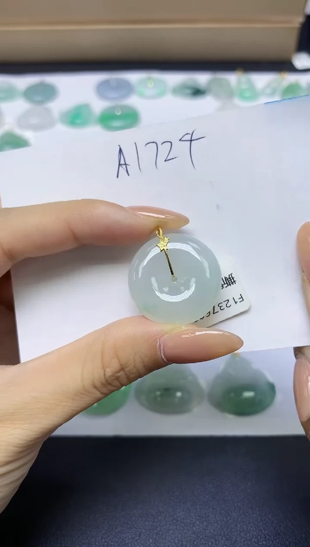 颈饰18K金镶嵌翡翠天然缅甸A货翡翠百元以上9元证书费自理