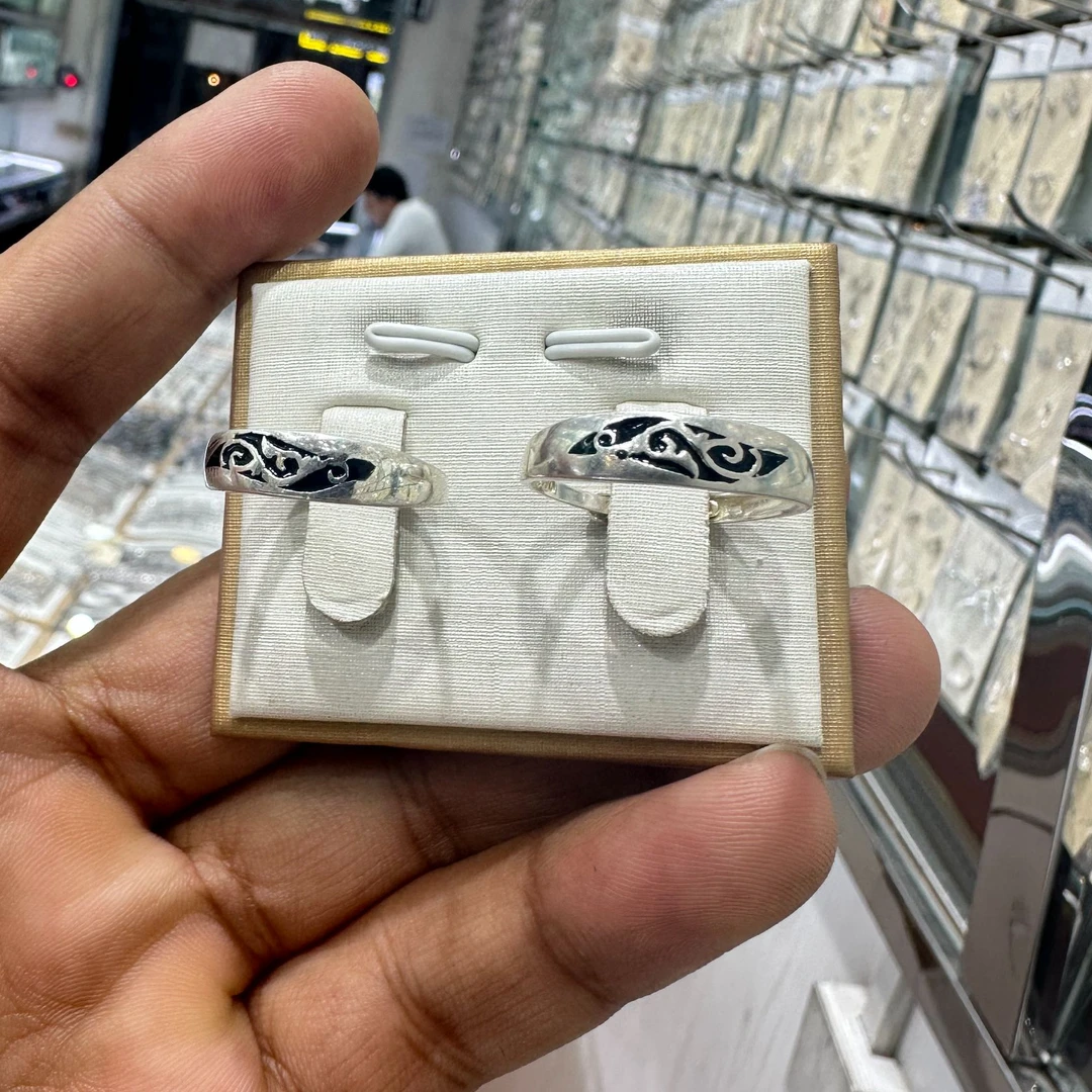 铜合金亚克力戒指   bir jup axik maxuklar uzuk              。