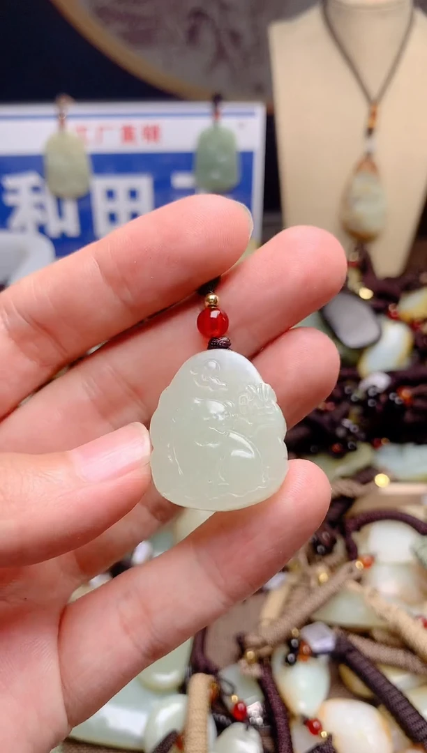 和田玉未镶嵌颈饰1