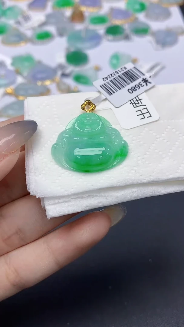 翡翠18K金镶嵌颈饰天然缅甸a货翡翠