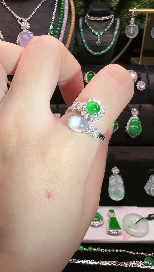 【闪购商品】翡翠戒指18K金镶嵌高冰设计款双蛋面戒指