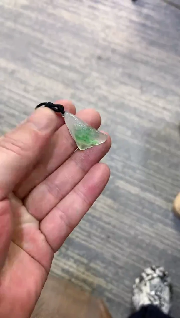 颈饰未镶嵌翡翠天然A货翡翠