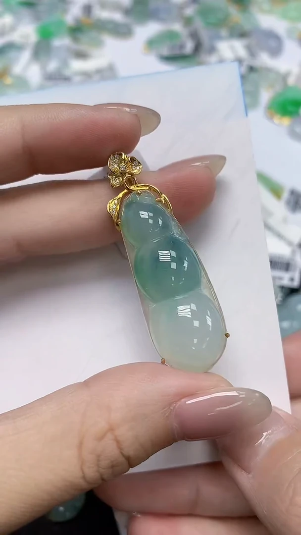 翡翠18K金镶嵌颈饰天然缅甸翡翠A货