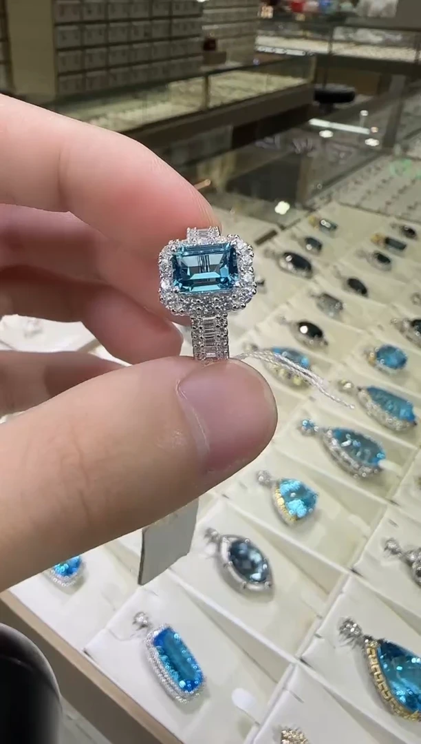 银S925镶嵌戒指托帕石10*8mm伦敦蓝