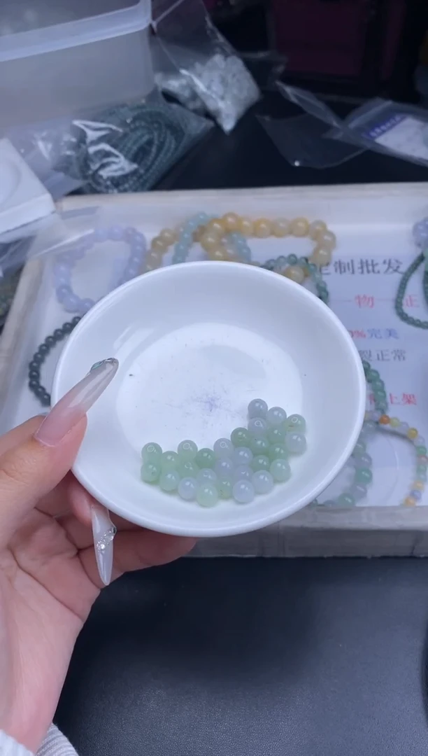 颈饰未镶嵌翡翠散珠批发多样性发货