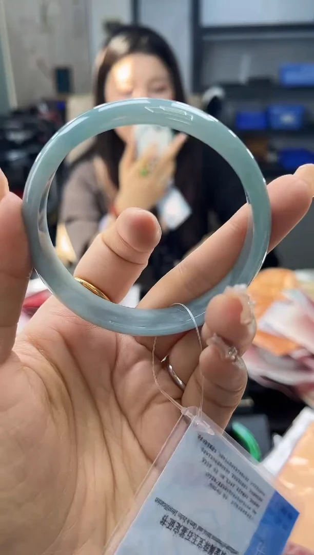 【闪购商品】翡翠手镯未镶嵌1001898074