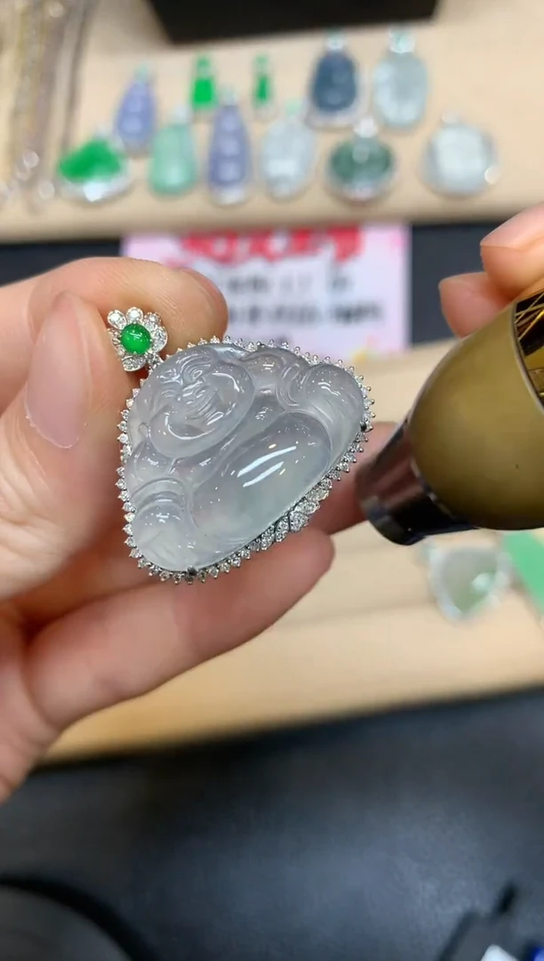【闪购商品】翡翠颈饰18K金镶嵌佛公【无服务费】