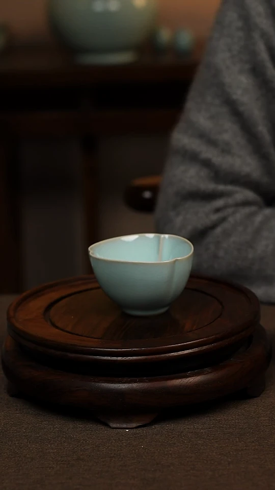 瓷片天青色花口杯80ml微瑕不带礼盒